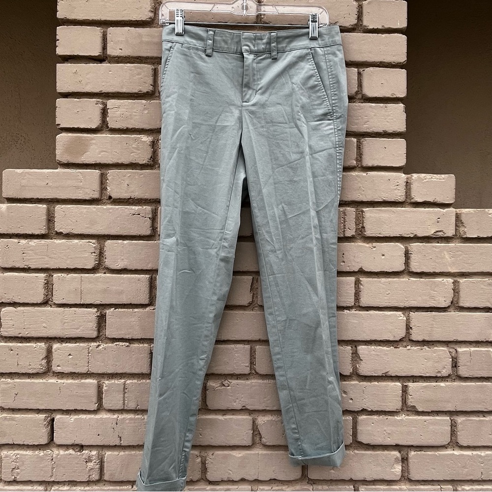 Vince Cropped Chino Pants in Blue - Size 2